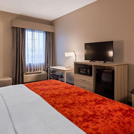 Best Western Plus New Cumberland Exterior foto
