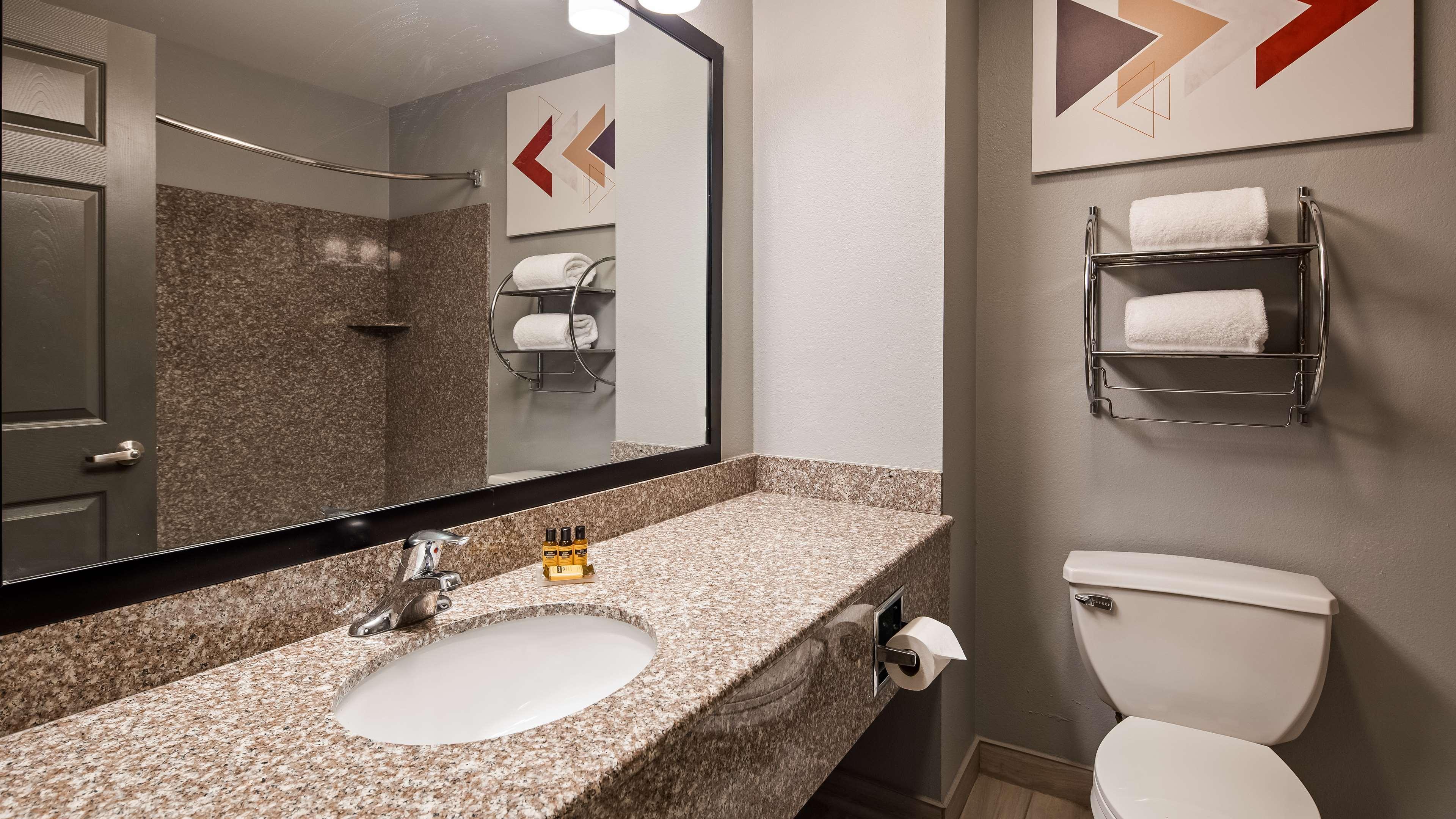 Best Western Plus New Cumberland Exterior foto