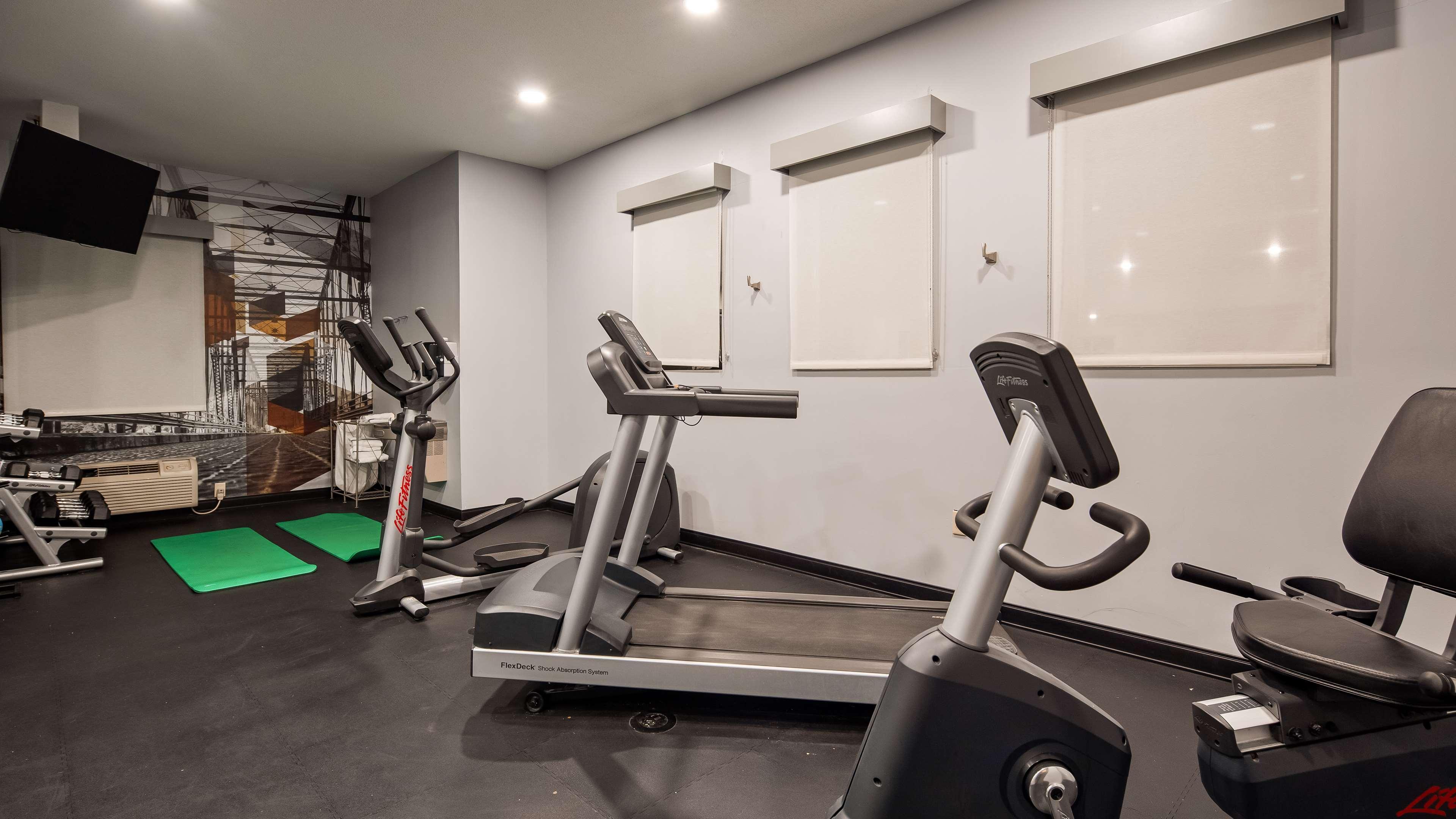 Best Western Plus New Cumberland Exterior foto