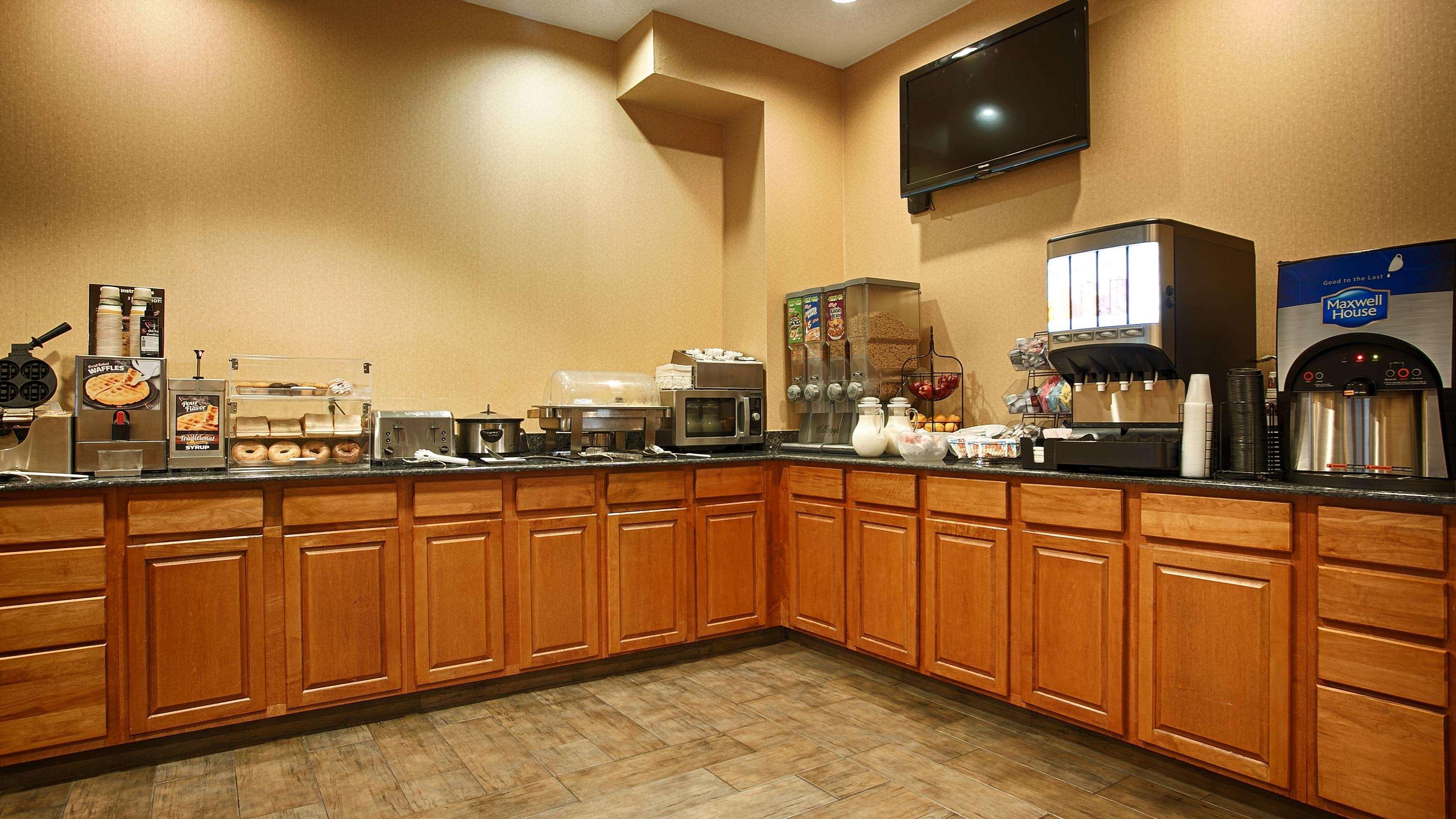 Best Western Plus New Cumberland Exterior foto