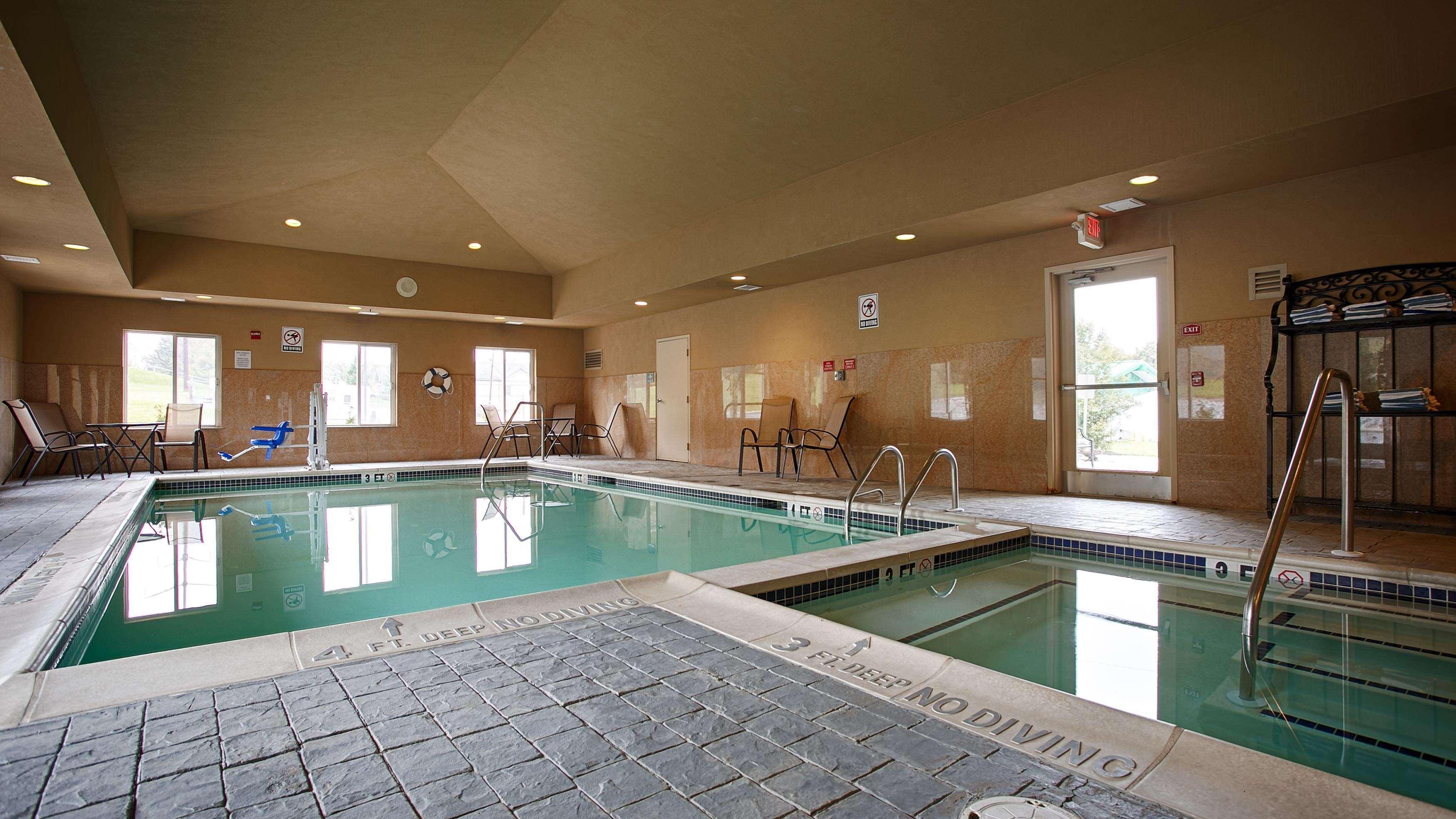 Best Western Plus New Cumberland Exterior foto