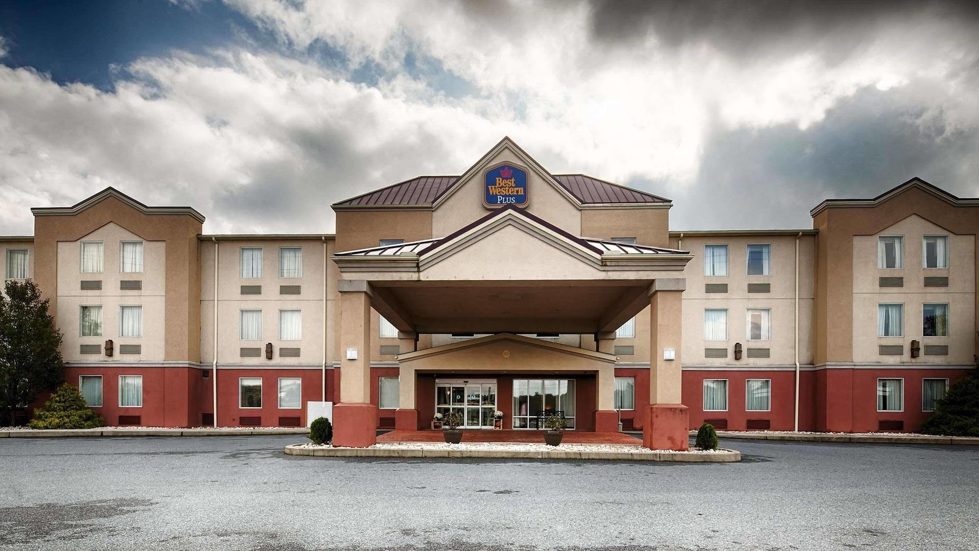 Best Western Plus New Cumberland Exterior foto