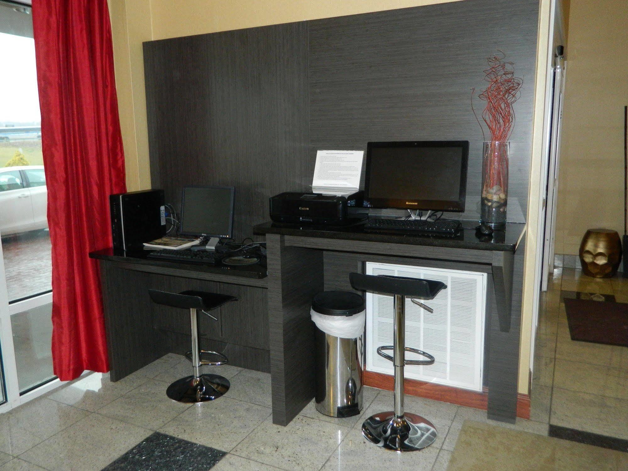 Best Western Plus New Cumberland Exterior foto