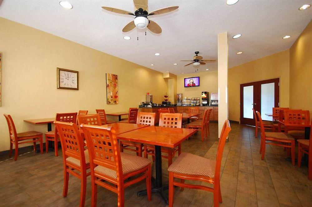 Best Western Plus New Cumberland Restaurante foto